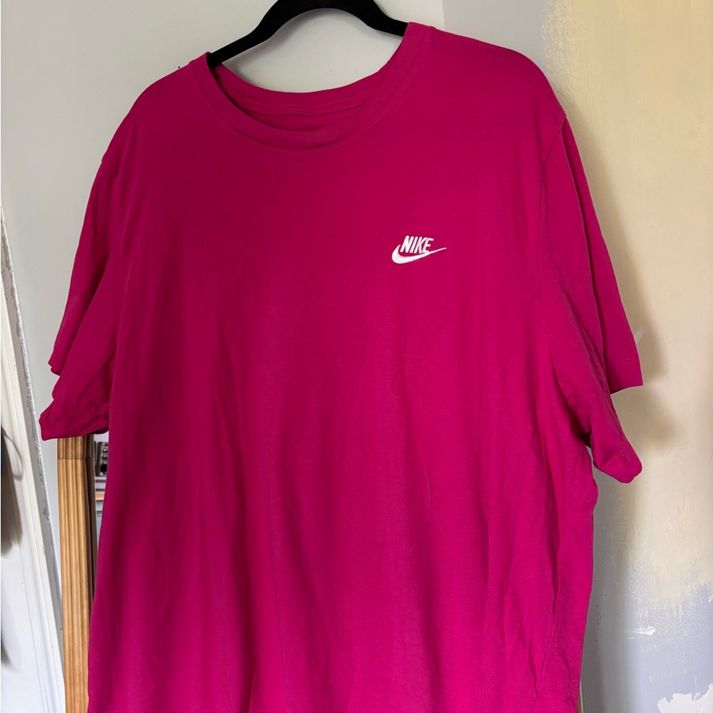 Nike Hot Pink Short Sleeve Tee Vibrant Casual Comfort